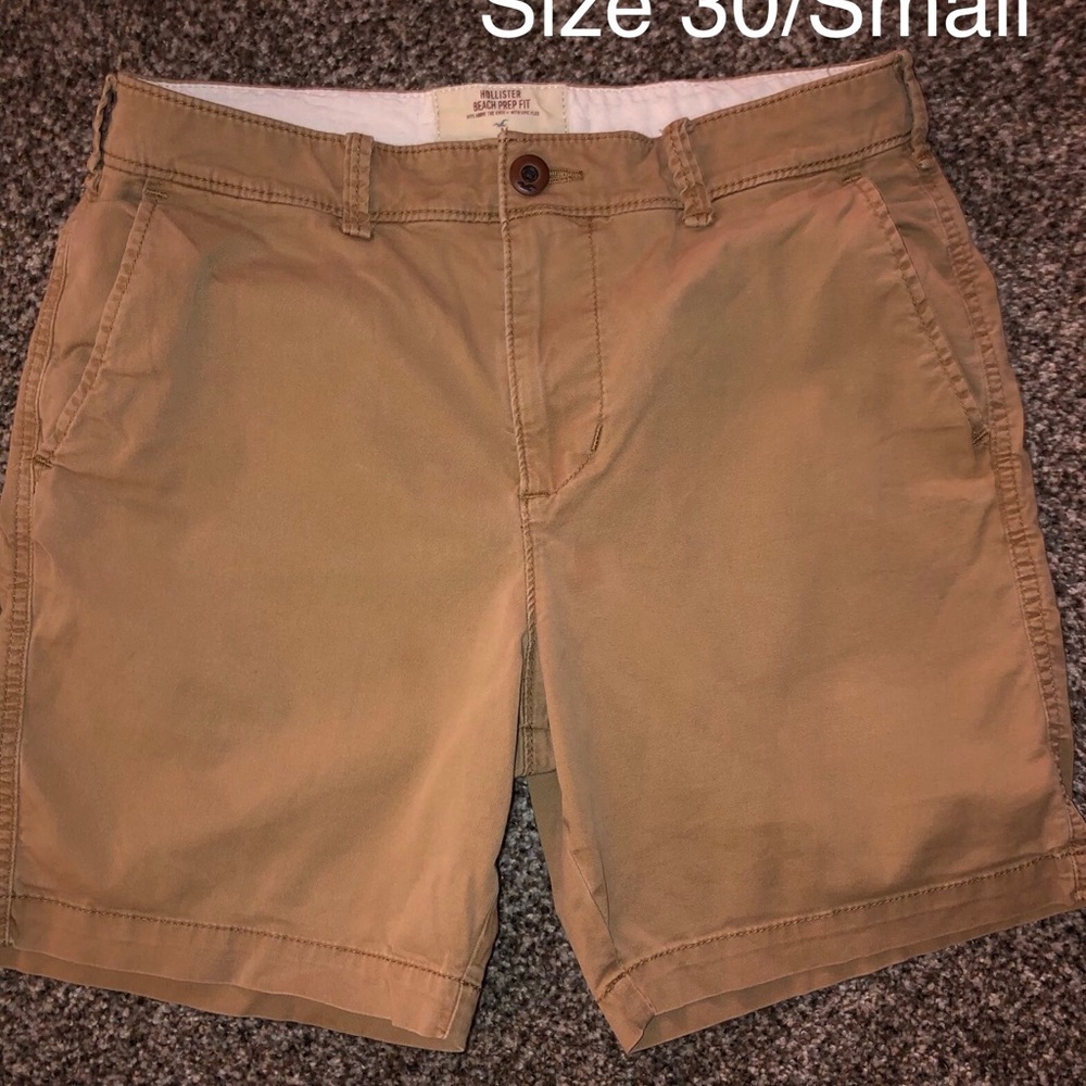 Men’s Hollister shorts.